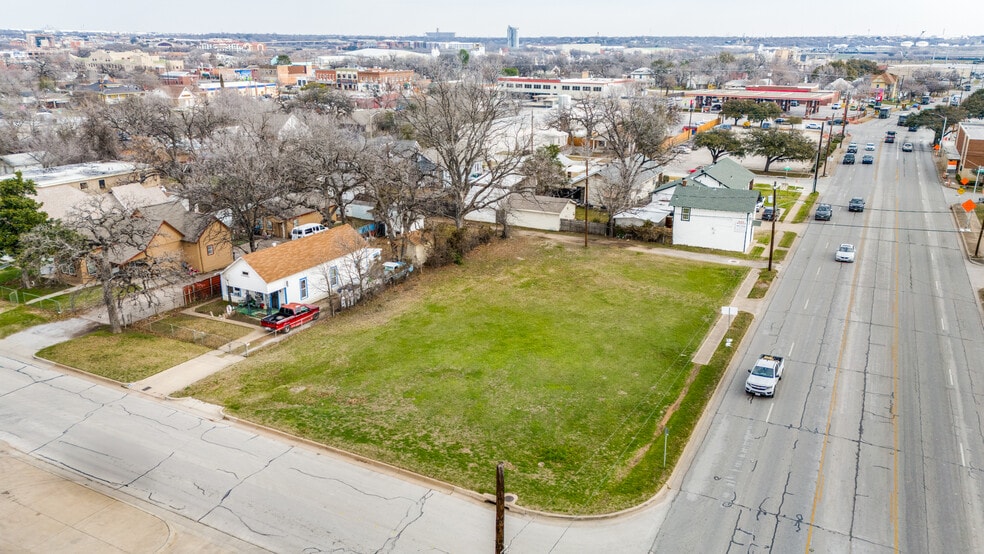 306 W Northside Dr, Fort Worth, TX for sale - Primary Photo - Image 1 of 6