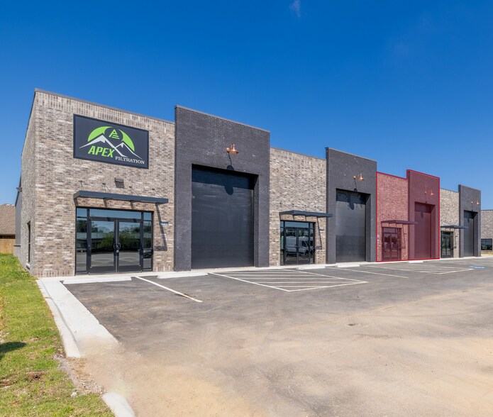 682-778 White Rd, Springdale, AR à louer - Photo du bâtiment - Image 3 de 6