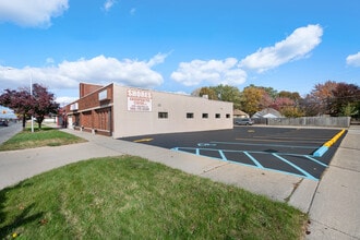 28404 Harper Ave, Saint Clair Shores, MI for lease Building Photo- Image 2 of 5
