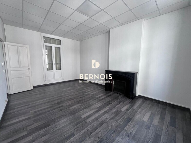 Office in Toulon for lease - Interior Photo - Image 3 of 9