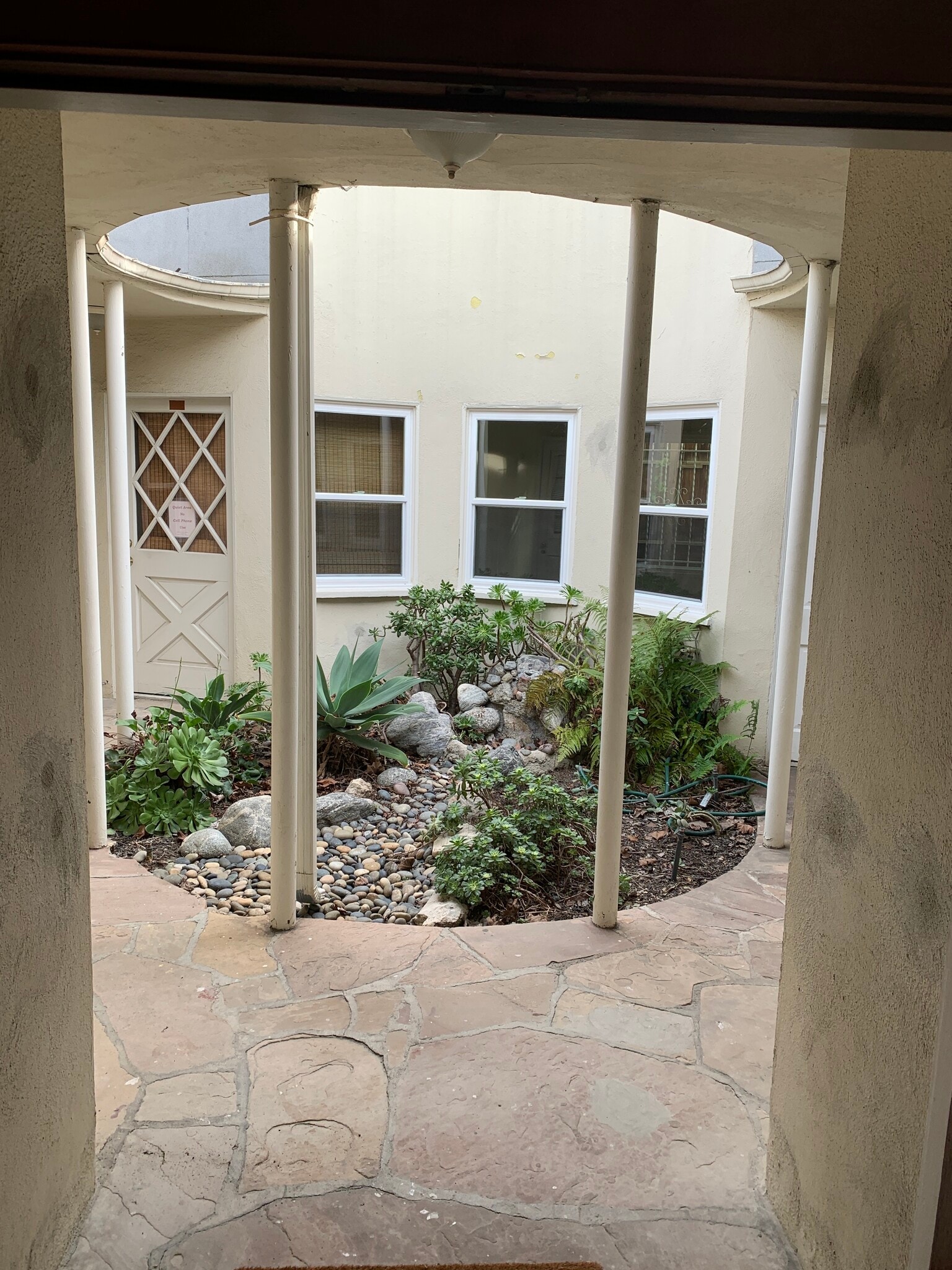 5880 San Vicente Blvd, Los Angeles, CA for lease Primary Photo- Image 1 of 6