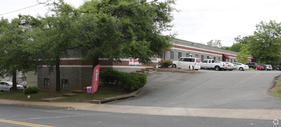 750 Harris St, Charlottesville, VA for lease - Building Photo - Image 2 of 4