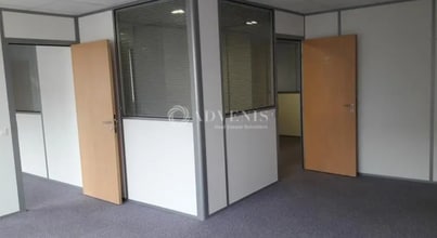 Office in Noisy-le-Grand for lease Interior Photo- Image 2 of 4