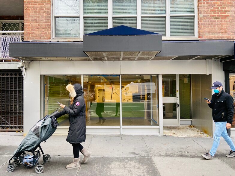 1412 1st Ave, New York, NY à louer - Photo du bâtiment - Image 2 de 3