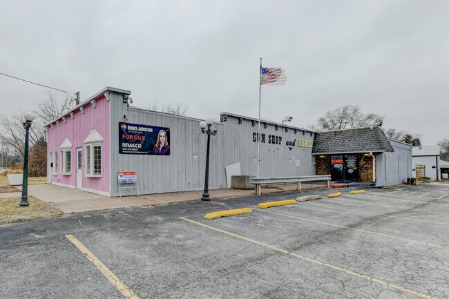 Plus de détails pour 135 E Main St, Glenwood, IL - Commerce de détail à vendre