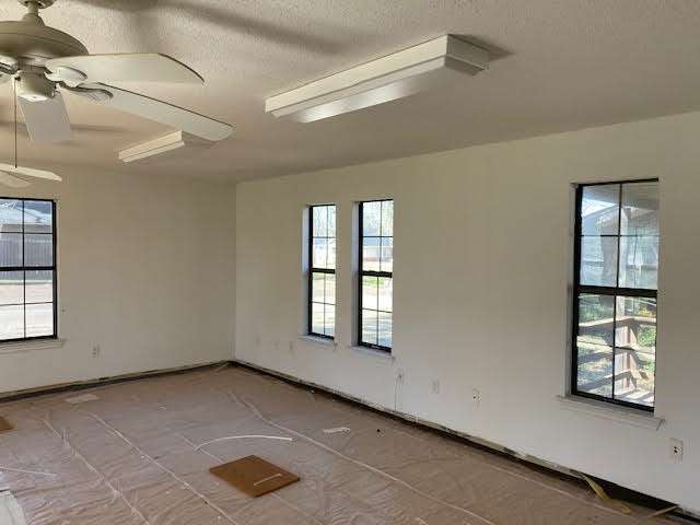 500 E Corsicana St, Athens, TX for lease - Interior Photo - Image 3 of 3