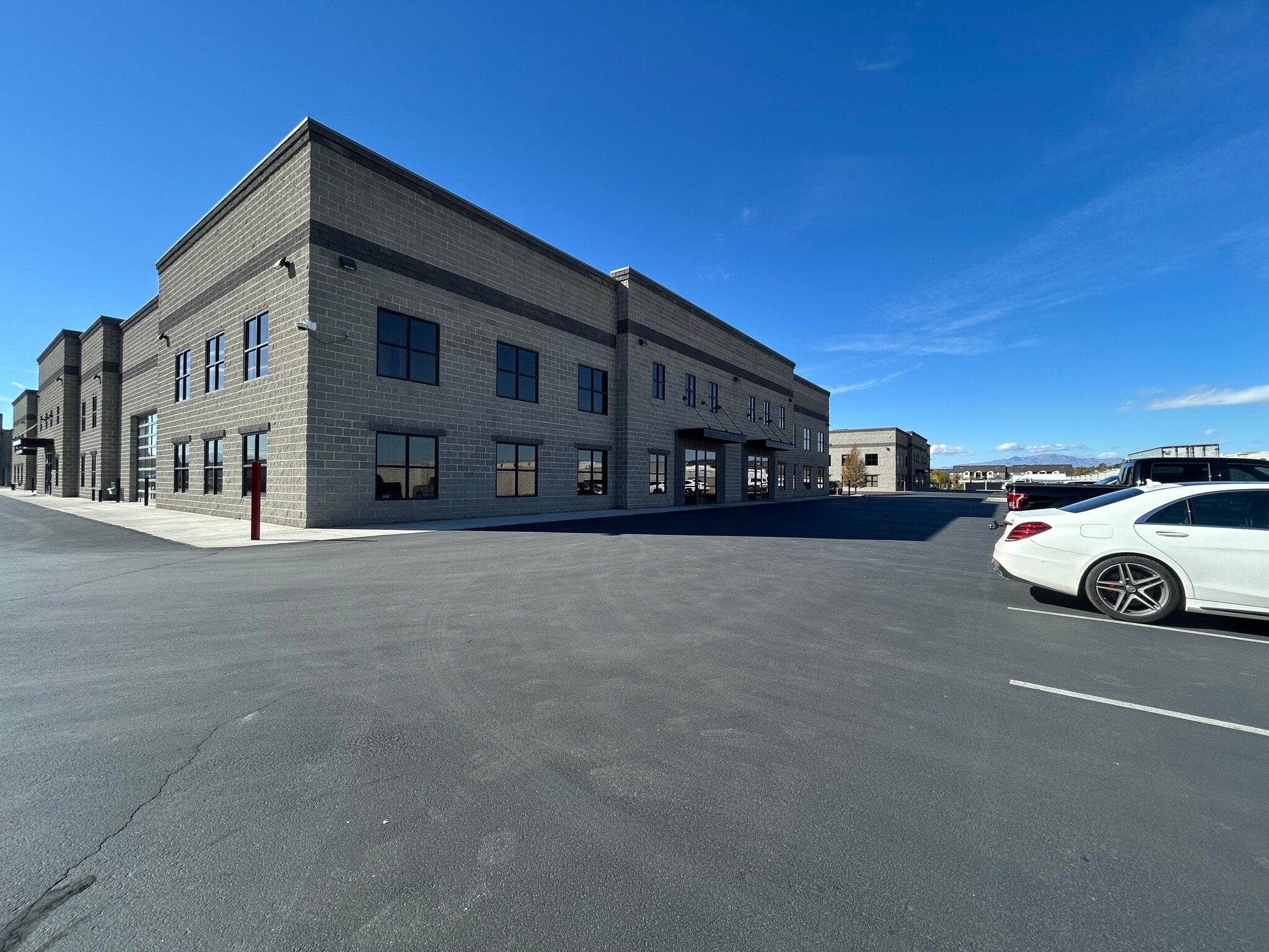 564 W 700 S, Pleasant Grove, UT for lease Primary Photo- Image 1 of 18