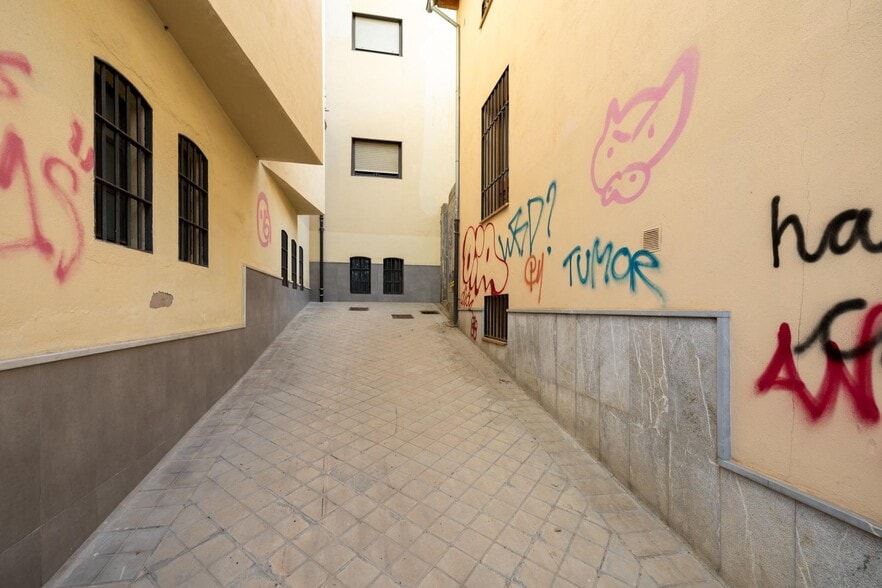 Calle Acera de San Ildefonso, 34, Granada, Granada à vendre - Photo du bâtiment - Image 2 de 15