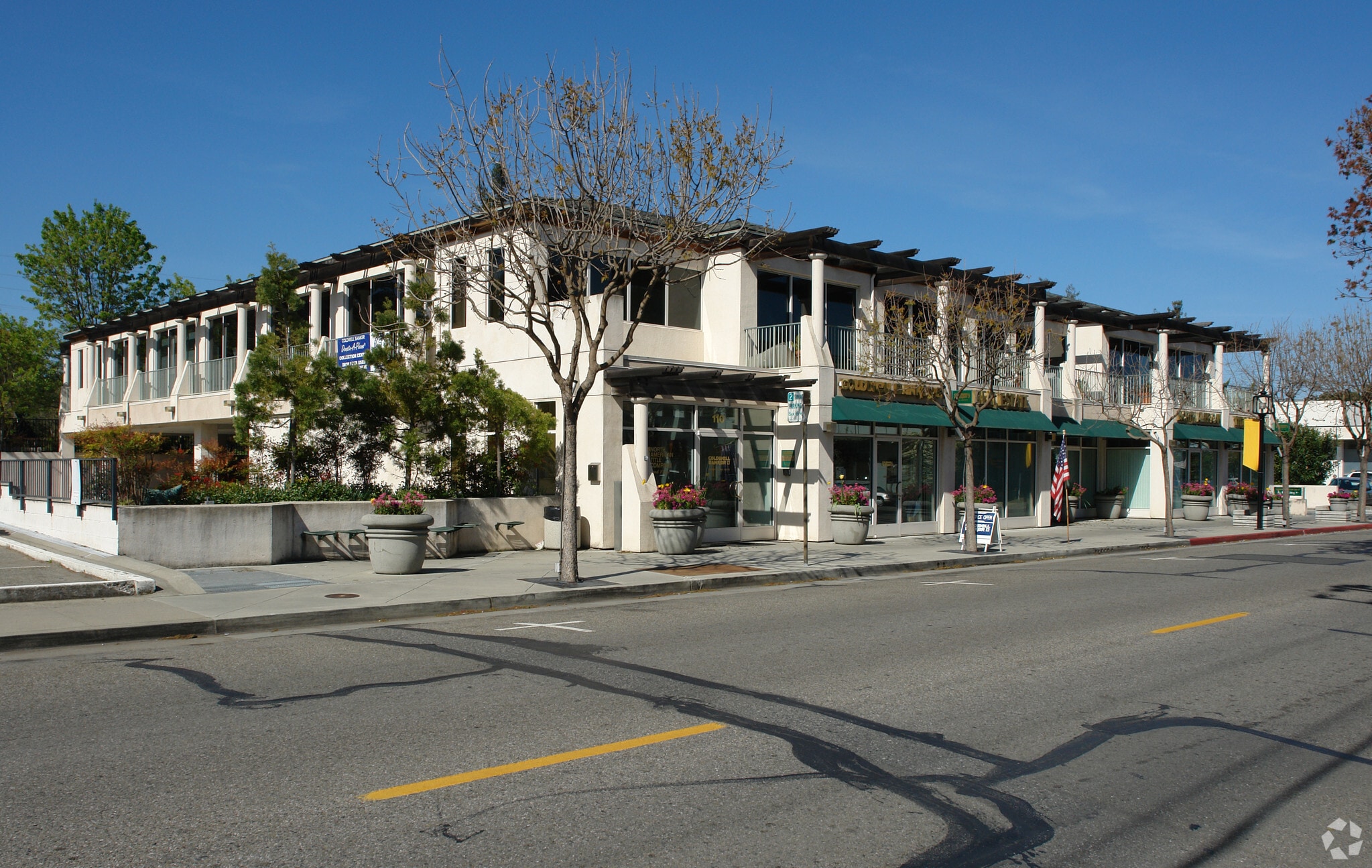 102-110 1st St, Los Altos, CA à louer Photo du bâtiment- Image 1 de 4