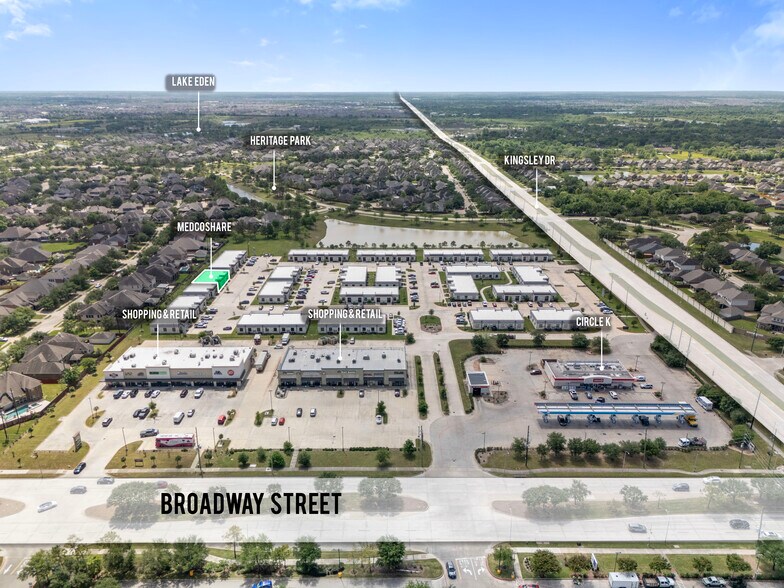 3129 Kingsley Dr, Pearland, TX à louer - Photo du bâtiment - Image 2 de 40