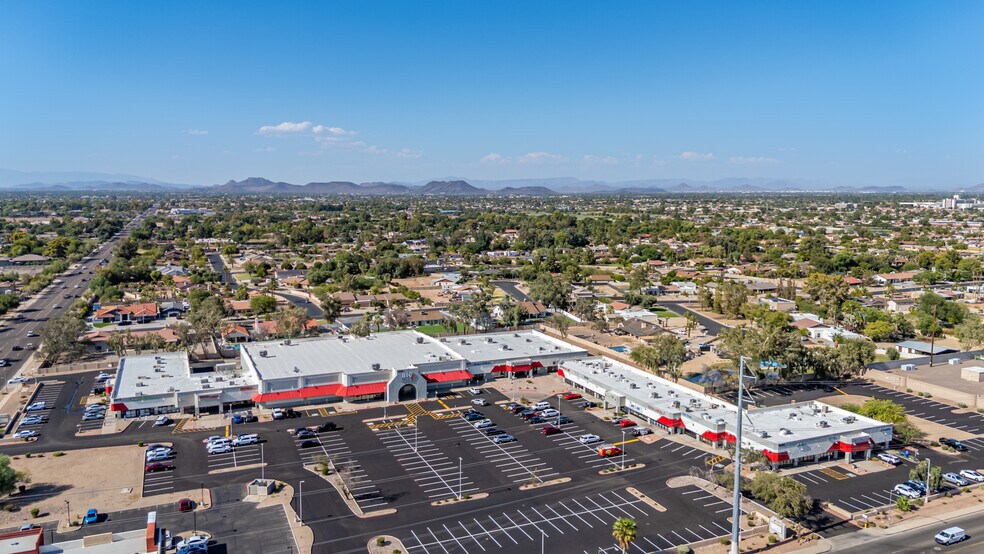 6660 W Cactus Rd, Glendale, AZ à louer - Photo du bâtiment - Image 1 de 9