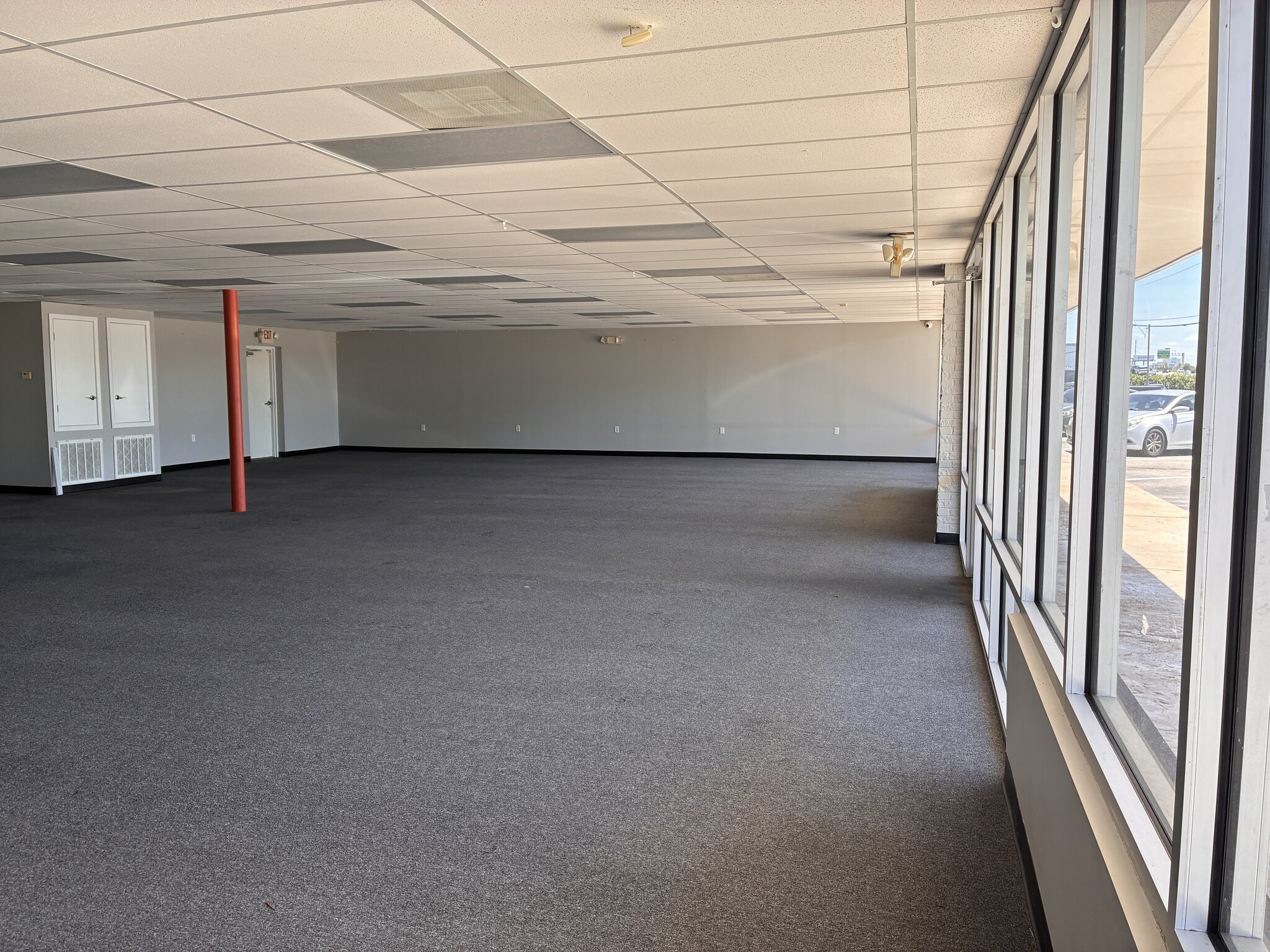 11300-11330 Old Katy Rd, Houston, TX for lease Interior Photo- Image 1 of 6