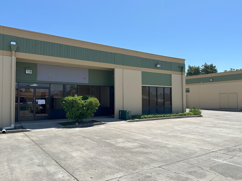 7746 Lorraine Ave, Stockton, CA à vendre - Photo du bâtiment - Image 3 de 25