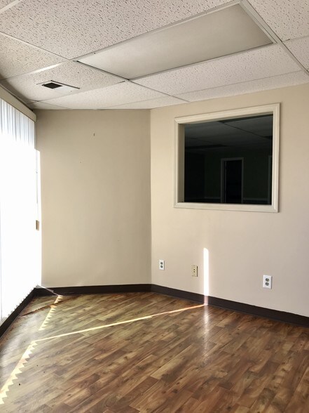 3400 NW Vivion Rd, Riverside, MO à louer - Autre - Image 2 de 14