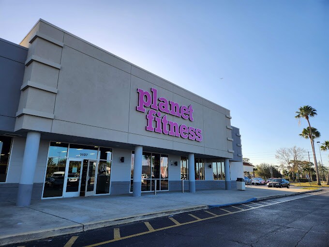 3183 W Vine St, Kissimmee, FL à louer - Photo du bâtiment - Image 2 de 5