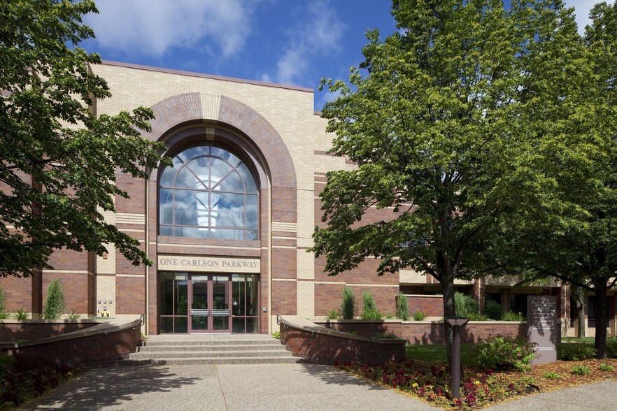 1 Carlson Pky, Plymouth, MN for lease - Primary Photo - Image 1 of 1