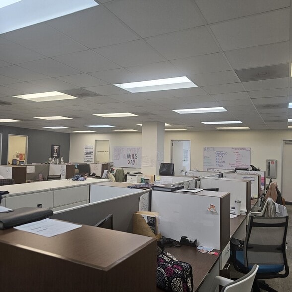 4111 Directors Row, Houston, TX for lease - Interior Photo - Image 2 of 8