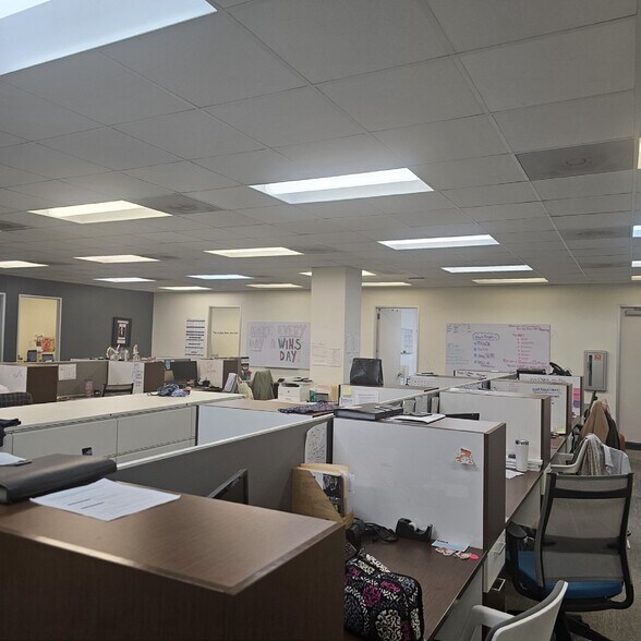 4111 Directors Row, Houston, TX à louer - Photo intérieure - Image 2 de 8