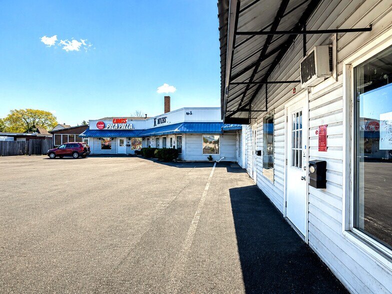1155 Mohawk St, Utica, NY à vendre - Photo du bâtiment - Image 2 de 12