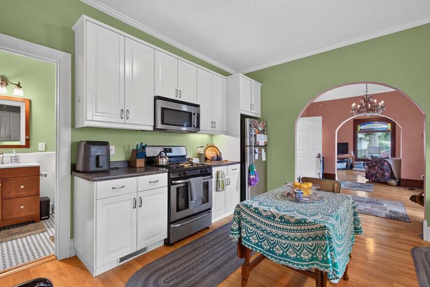 446 Madison St NE, Minneapolis, MN for sale - Interior Photo - Image 3 of 53