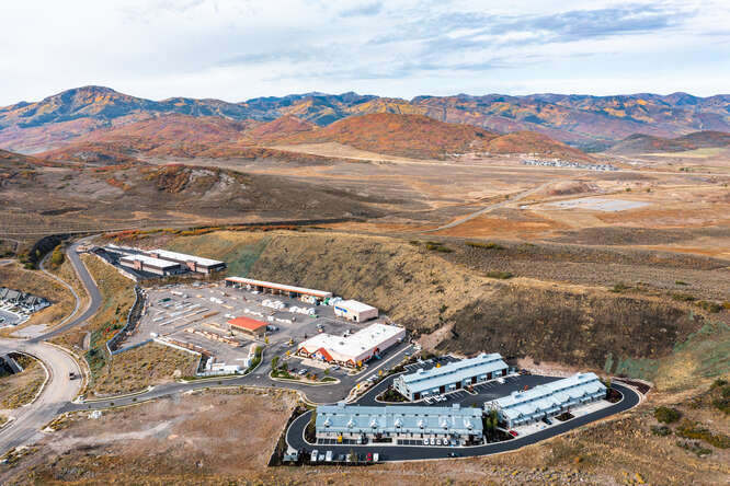 1200 W Lori Ln, Park City, UT à louer - Photo du bâtiment - Image 3 de 4