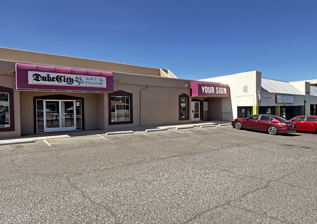 8618 Menaul Blvd NE, Albuquerque, NM à louer Photo du bâtiment- Image 1 de 8