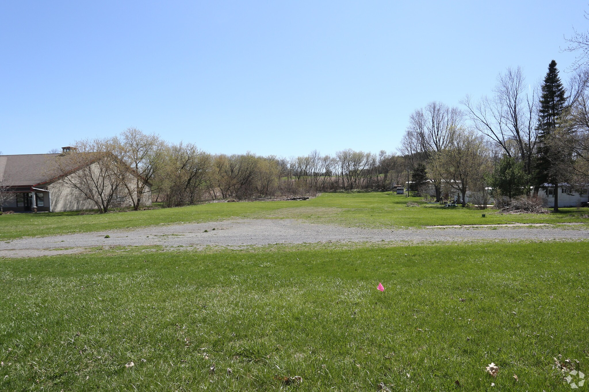 1060 State Route 5 E, Elbridge, NY à louer Photo principale- Image 1 de 5