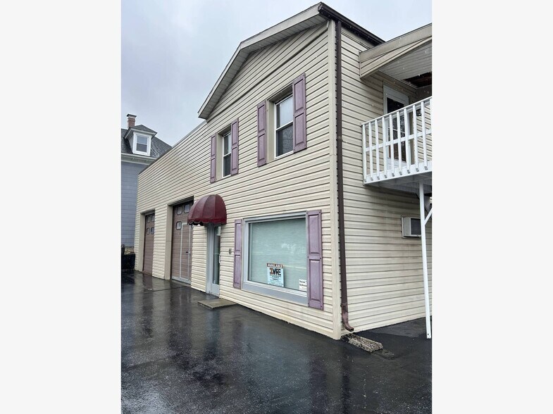 417 W Main St, Hummelstown, PA à louer - Photo du bâtiment - Image 2 de 6