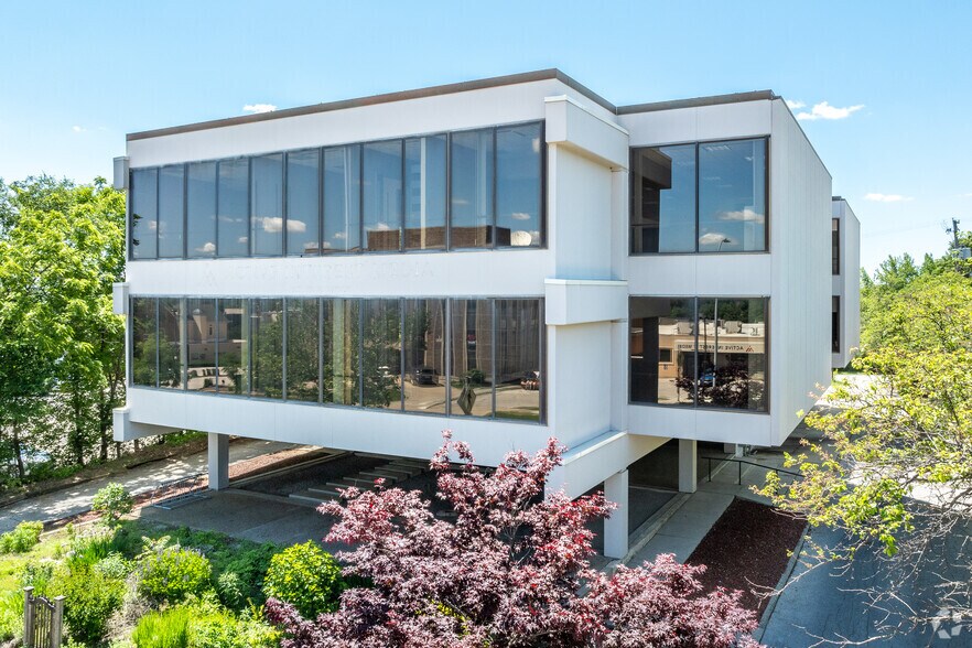 2150 Grand Ave, Des Moines, IA à vendre - Photo du bâtiment - Image 1 de 12