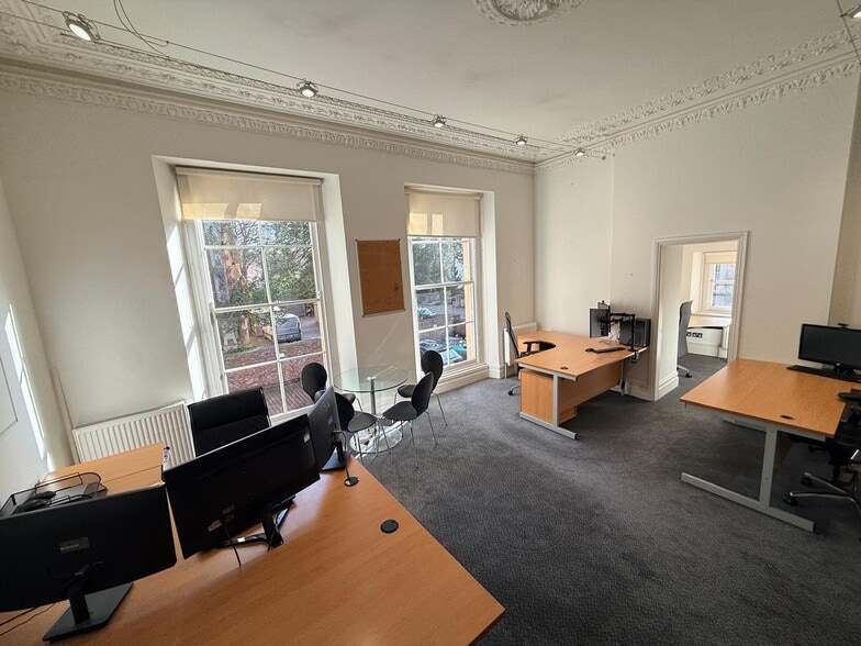 45 Oakfield Rd, Bristol à louer - Photo du bâtiment - Image 2 de 6