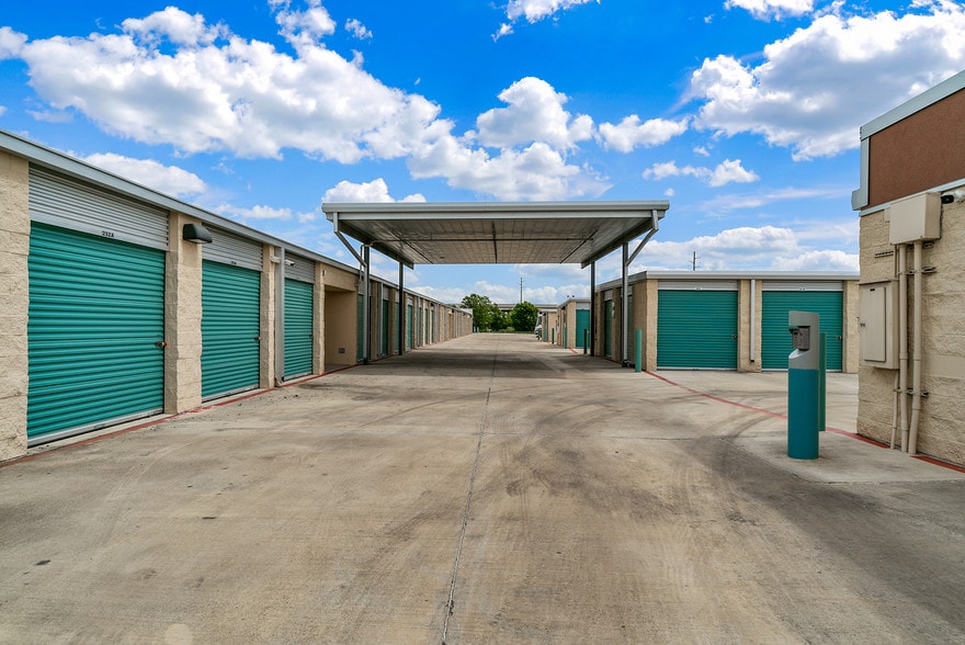 5141 Cromwell Dr, Kyle, TX for lease - Building Photo - Image 2 of 14