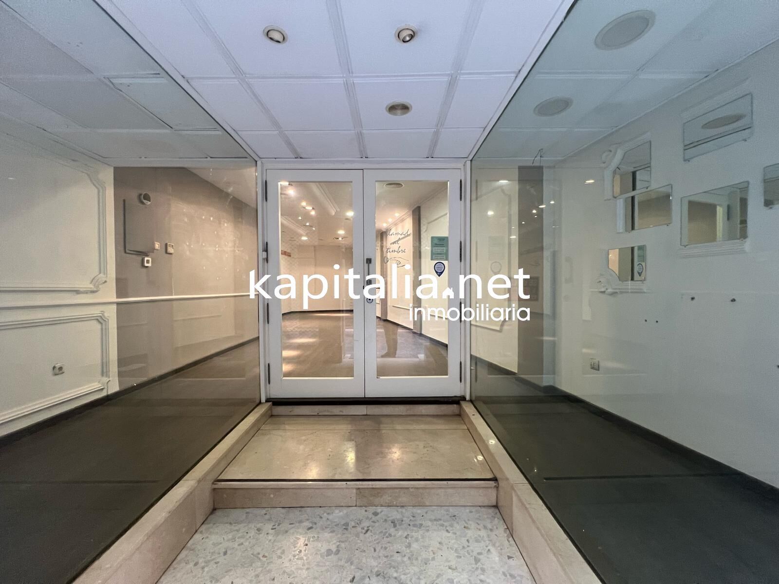 Commerce de détail dans València, Valencia à vendre Photo du bâtiment- Image 1 de 16