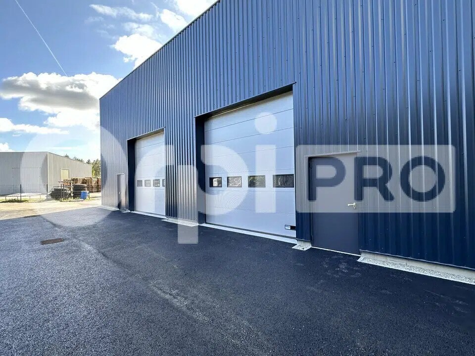 Flex in Salaunes for lease Building Photo- Image 1 of 7