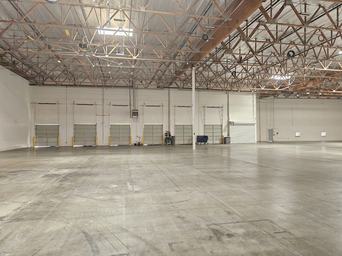 1111 Tinker Rd, Rocklin, CA 95765 - Unité 200 - - Photo intérieure - Image 1 of 6