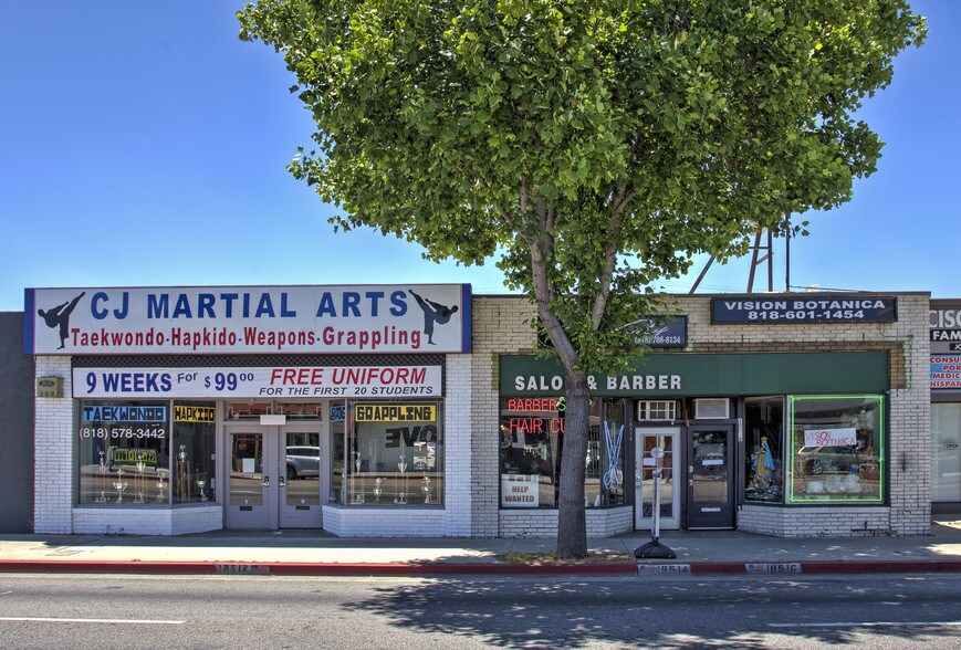 18512-18514 Sherman Way, Reseda, CA for lease - Primary Photo - Image 1 of 12