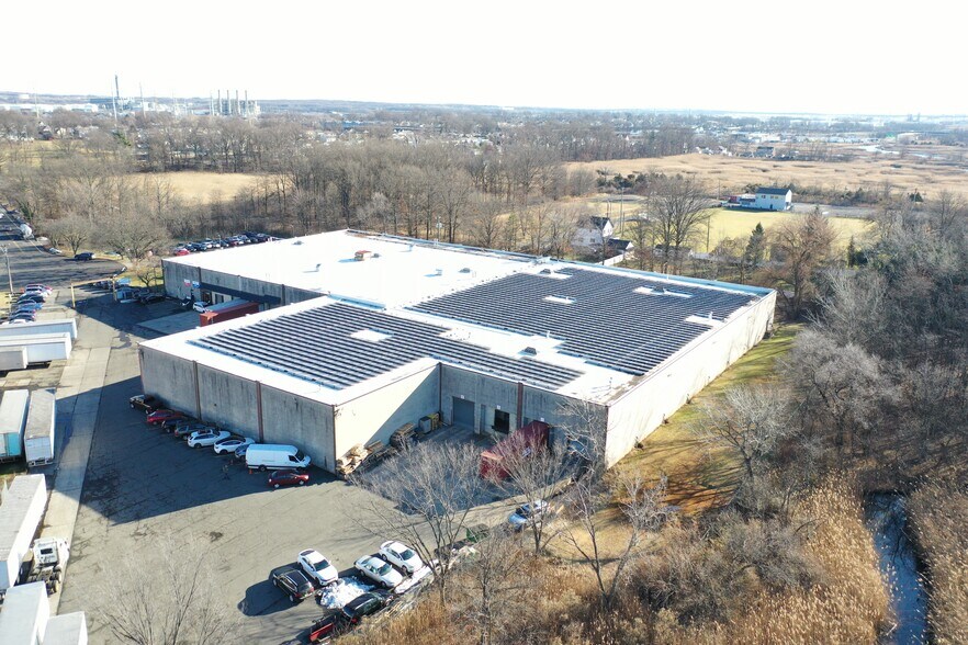 600 Markley St, Port Reading, NJ à louer - Photo du bâtiment - Image 3 de 7