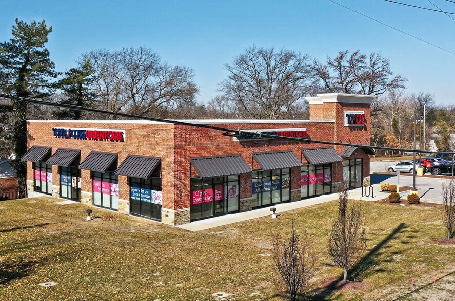 915 N Kirkwood Rd, Kirkwood, MO à louer - Photo du bâtiment - Image 3 de 5