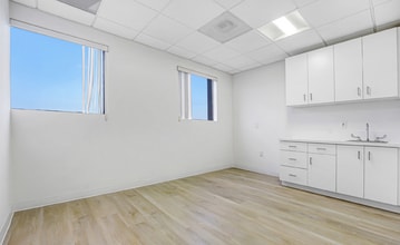 11600 Wilshire Blvd, Los Angeles, CA for lease Interior Photo- Image 2 of 6