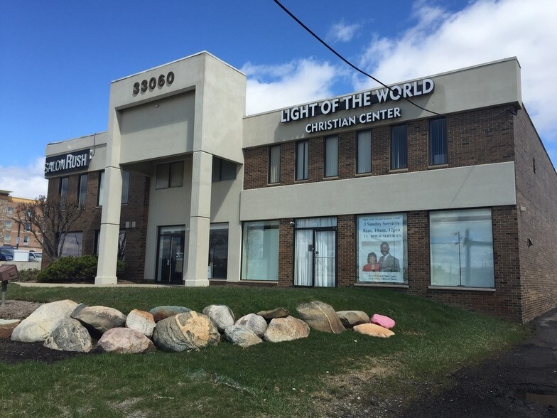 33060 Northwestern Hwy, West Bloomfield, MI à louer - Photo du bâtiment - Image 2 de 8