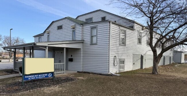 Plus de détails pour 313 6th St, West Des Moines, IA - Spécialité à vendre