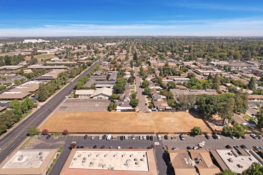 380 S Sunset Dr, Lodi, CA for sale - Building Photo - Image 3 of 9