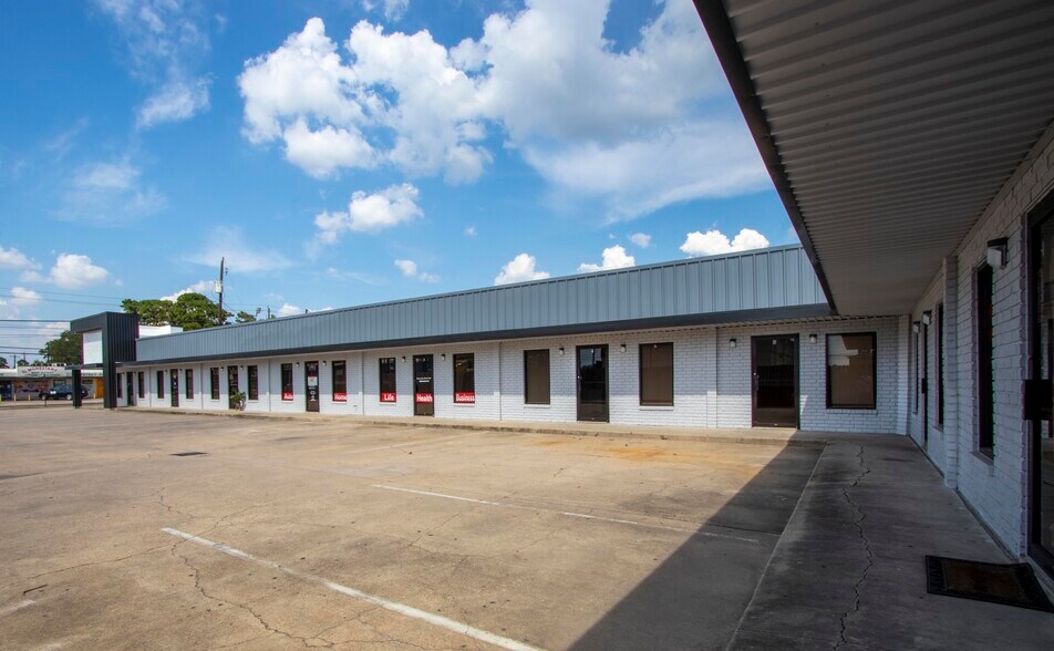 2015 W 34th St, Houston, TX à louer - Photo du bâtiment - Image 3 de 3