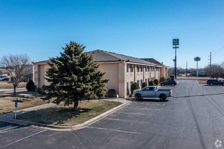 2225 N State St, Fairmont, MN for sale - Building Photo - Image 3 of 9