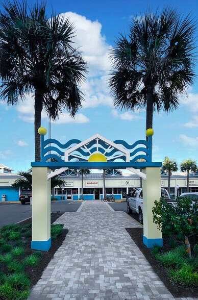 14995 Gulf Blvd, Madeira Beach, FL à louer - Photo du bâtiment - Image 2 de 8