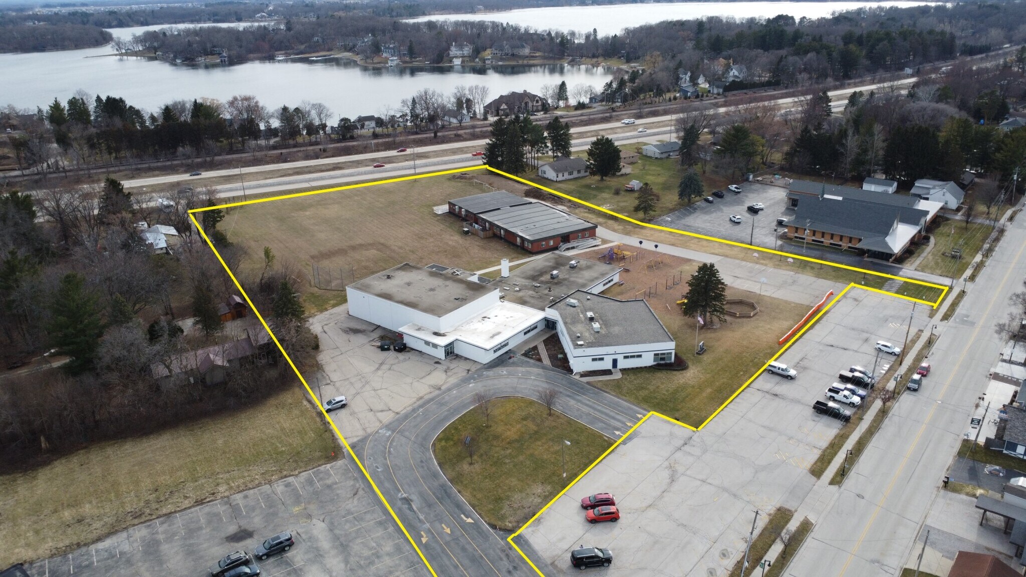 N50W35057 Wisconsin Ave, Oconomowoc, WI à vendre Photo du bâtiment- Image 1 de 6