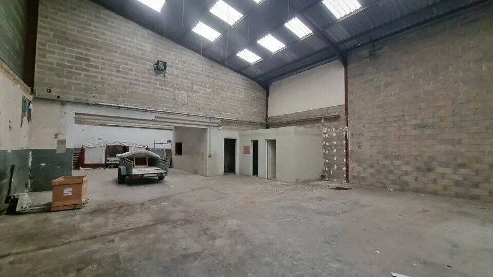 Retail in Roissy-en-Brie for lease Interior Photo- Image 1 of 27