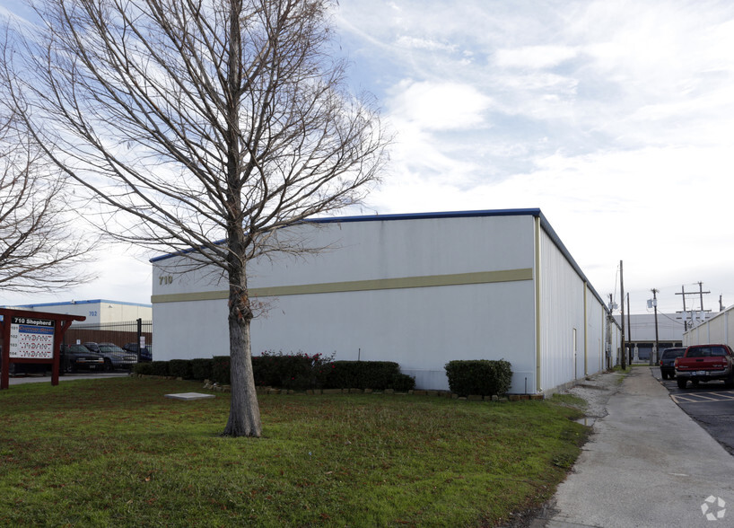 710 Shepherd Dr, Garland, TX for lease - Building Photo - Image 2 of 26