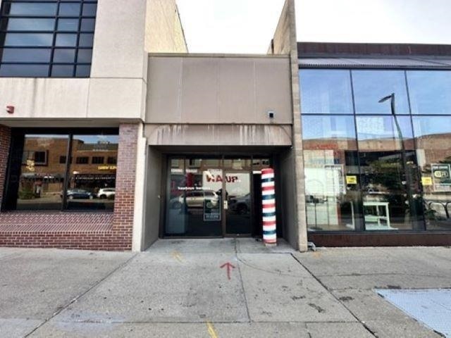 124 S Clinton St, Iowa City, IA for lease - Building Photo - Image 1 of 1