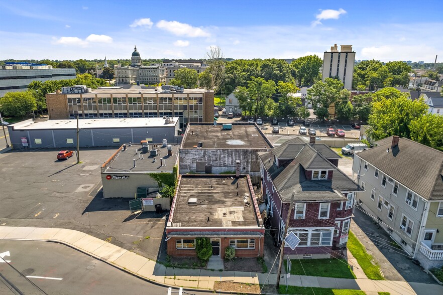 14 S State St, Hackensack, NJ à louer - Photo du bâtiment - Image 1 de 31