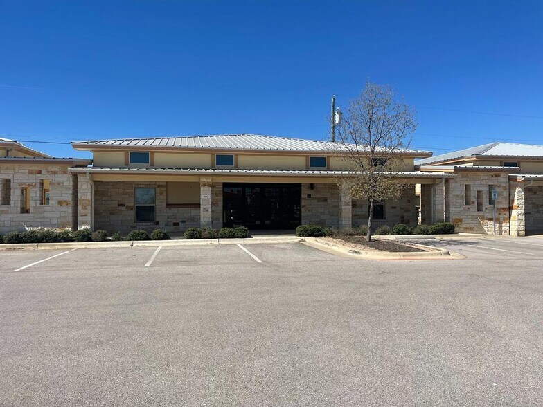 3001 Joe Dimaggio Blvd, Round Rock, TX à vendre - Photo du bâtiment - Image 2 de 38